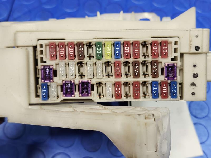 2010 Toyota Prius Cabin Fuse Box