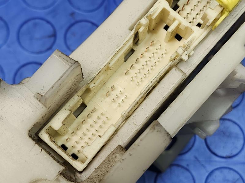 2010 Toyota Prius Cabin Fuse Box