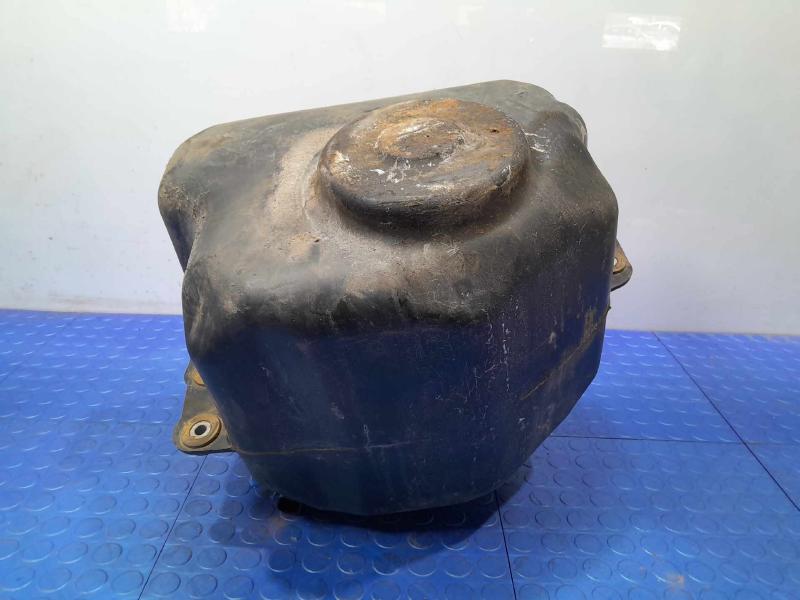2013 Ford F-250 Super Duty Exhaust Fluid Tank