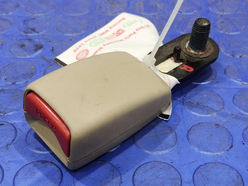 2014 Jeep Grand Cherokee Rear Seat Belt