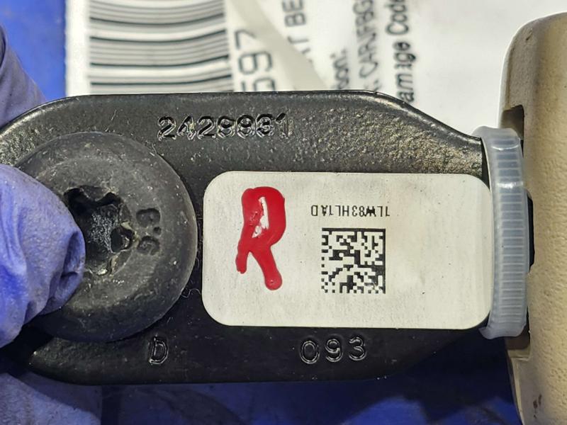 2014 Jeep Grand Cherokee Rear Seat Belt