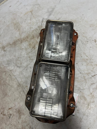 1983 - 1985 Nissan 720 Pickup Headlight Assembly RH Passenger Side OEM 2601048W00