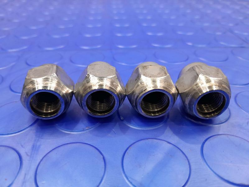 2021 Nissan Versa Lug Nuts