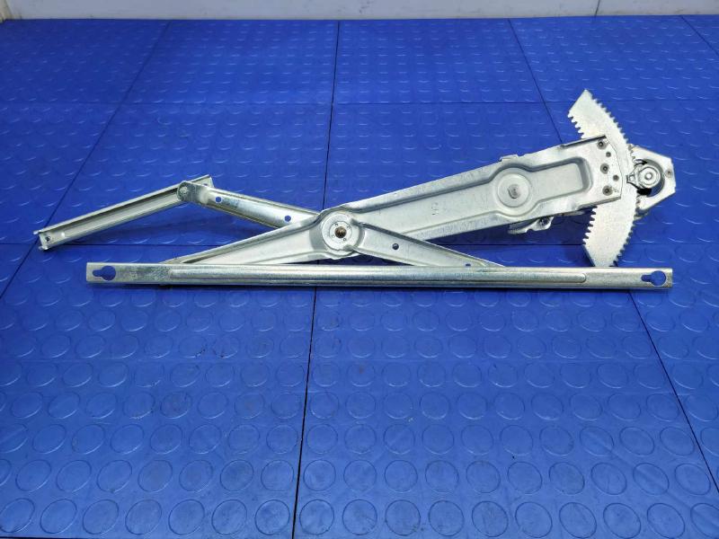 1996 Honda Civic Front Door Regulator