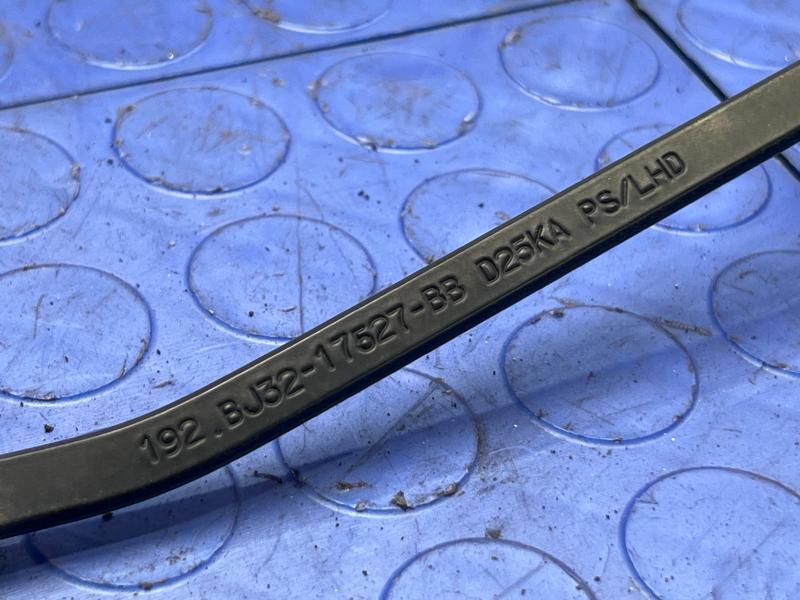 2012 Land Rover Evoque Wiper Arm