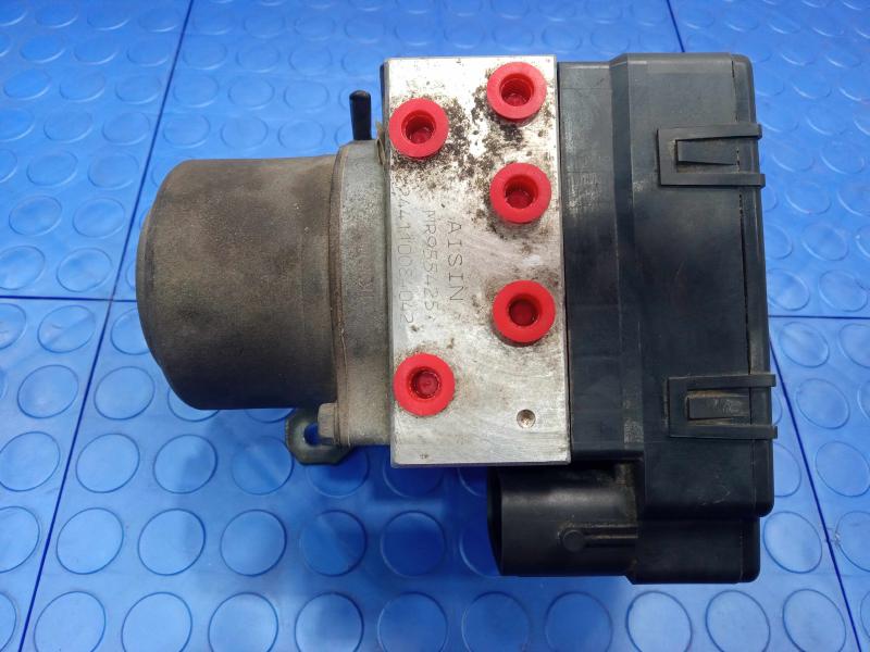 2002 Mitsubishi Monterosp Anti-Lock Brake Parts
