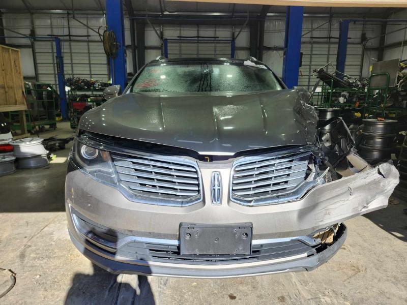 2016 Lincoln MKX Center Pillar