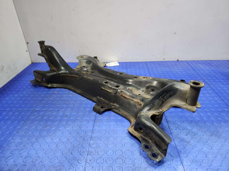 2013 Toyota Prius Crossmember/Cradle/Undercarria