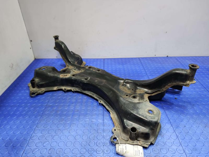 2013 Toyota Prius Crossmember/Cradle/Undercarria