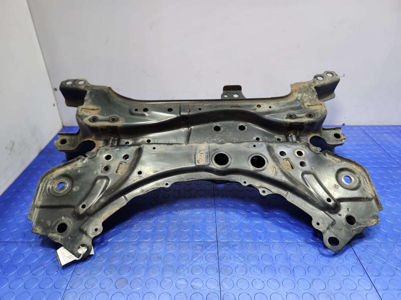 2013 Toyota Prius Crossmember/Cradle/Undercarria