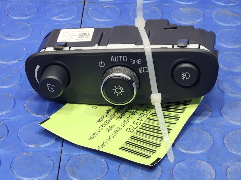 2018-2020 Buick Regal Headlight Control Switch Genuine OEM 84201596