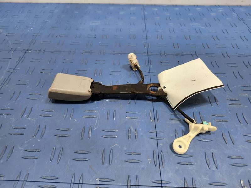 2013 Toyota Camry Front Seat Belt