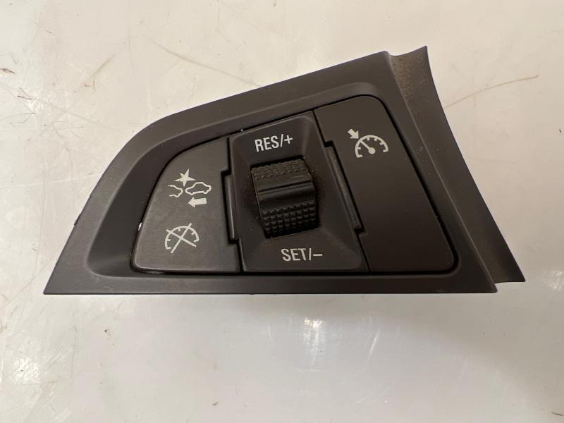 2014 - 2017 Buick Verano Cruise Control Switch Opt UEU OEM 22908914