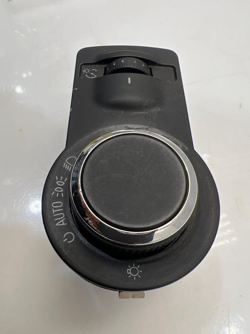 2012 Chevrolet Cruze Headlight Switch (Dash Mtd)