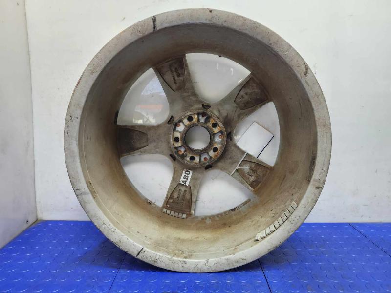 2012 Mercedes R-Class Wheel