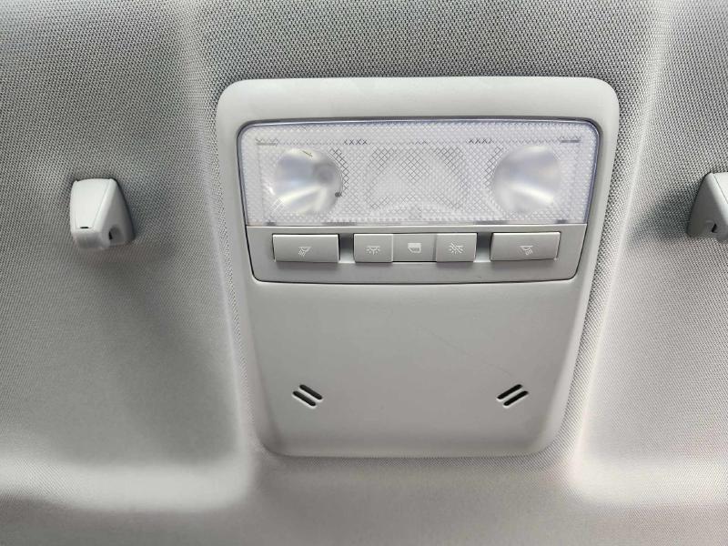 2020 Chevrolet Trax Front Console