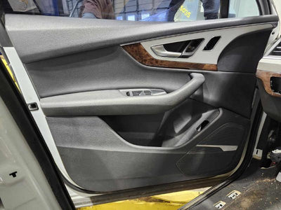 2018 Audi Q7 Front Door Trim Panel