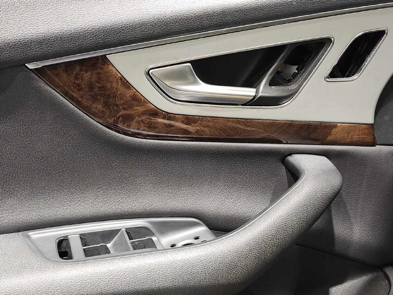 2018 Audi Q7 Front Door Trim Panel