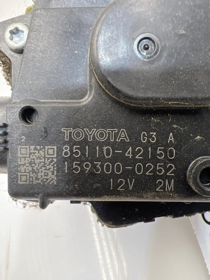 2006 - 2012 Toyota Rav4 Windshield Wiper Motor OEM 851100R010