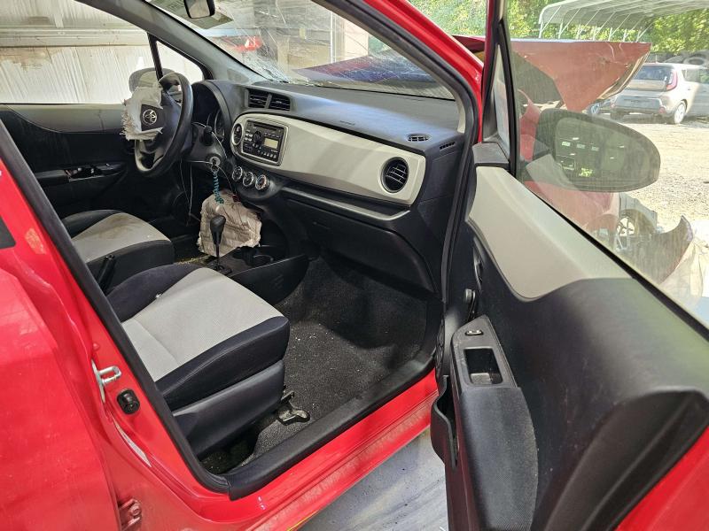2013 Toyota Yaris Front Door Regulator