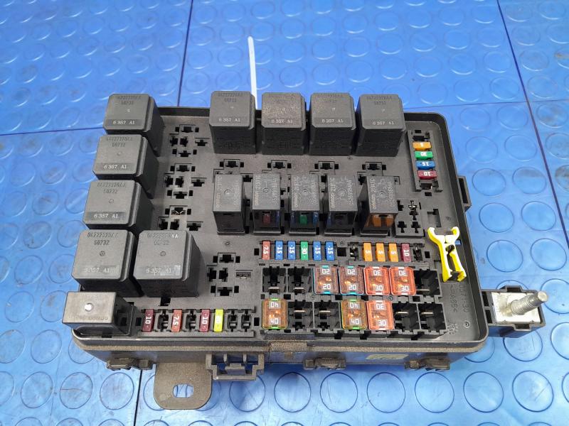 2017-2024 Maserati Ghibli Engine Fuse Box Relay Junction Block OEM 650011817