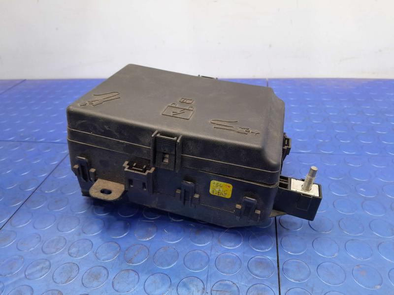 2017-2024 Maserati Ghibli Engine Fuse Box Relay Junction Block OEM 650011817
