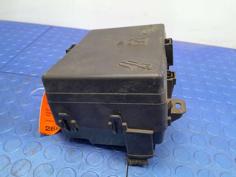 2017-2024 Maserati Ghibli Engine Fuse Box Relay Junction Block OEM 650011817