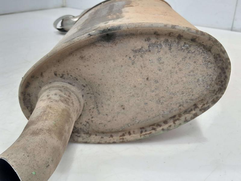 2006-2008 Cadillac DTS Rear Exhaust Muffler RH Passenger Side Genuine OEM 15921941