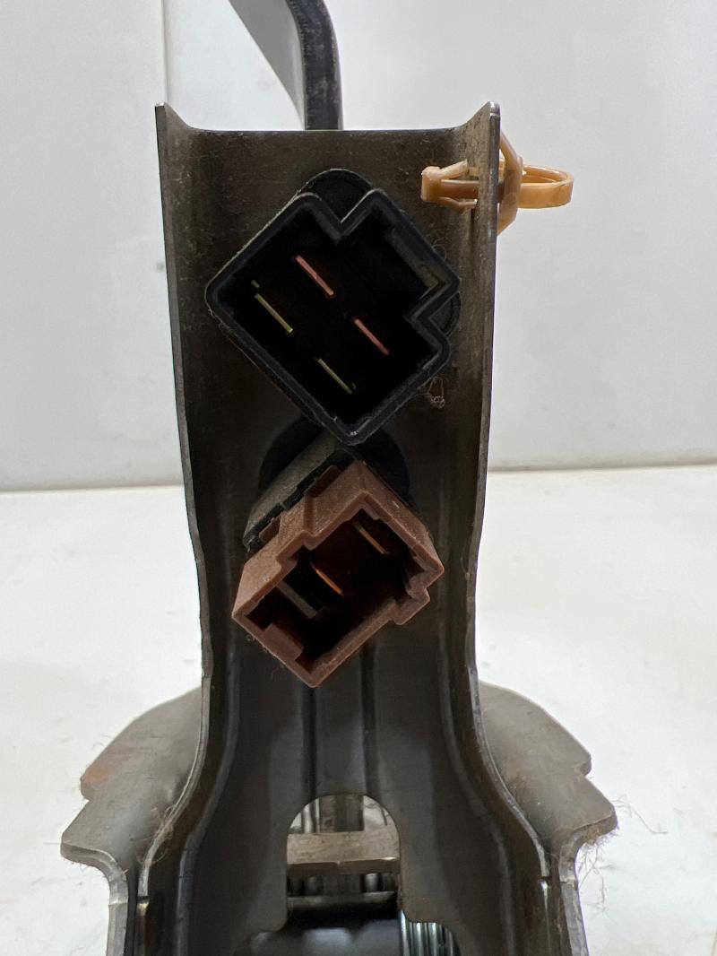 2005 - 2007 Nissan Frontier Xterra Pathfinder Brake Pedal Assembly OEM 46501-EA00B