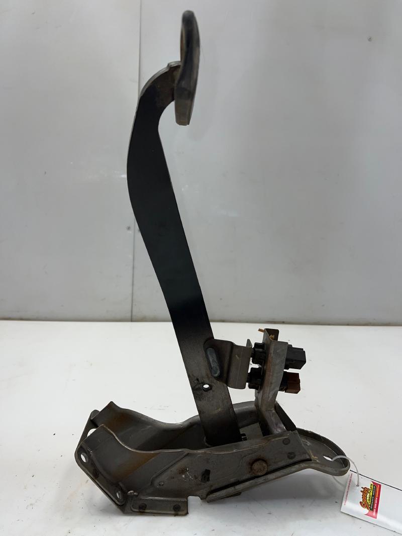 2005 - 2007 Nissan Frontier Xterra Pathfinder Brake Pedal Assembly OEM 46501-EA00B