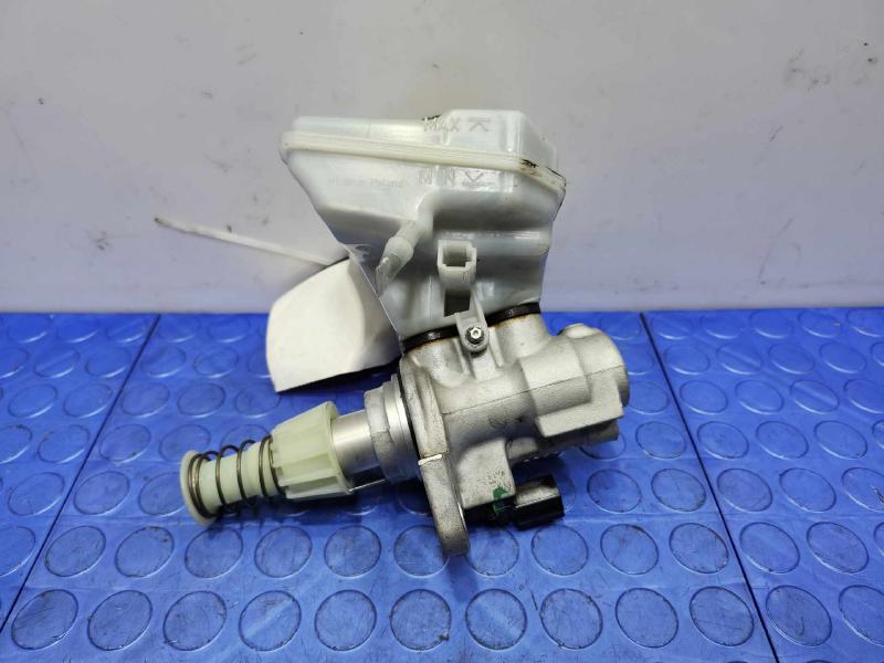 2017-2019 Audi Q7 Brake Master Cylinder Assembly Genuine OEM 4M0611021A