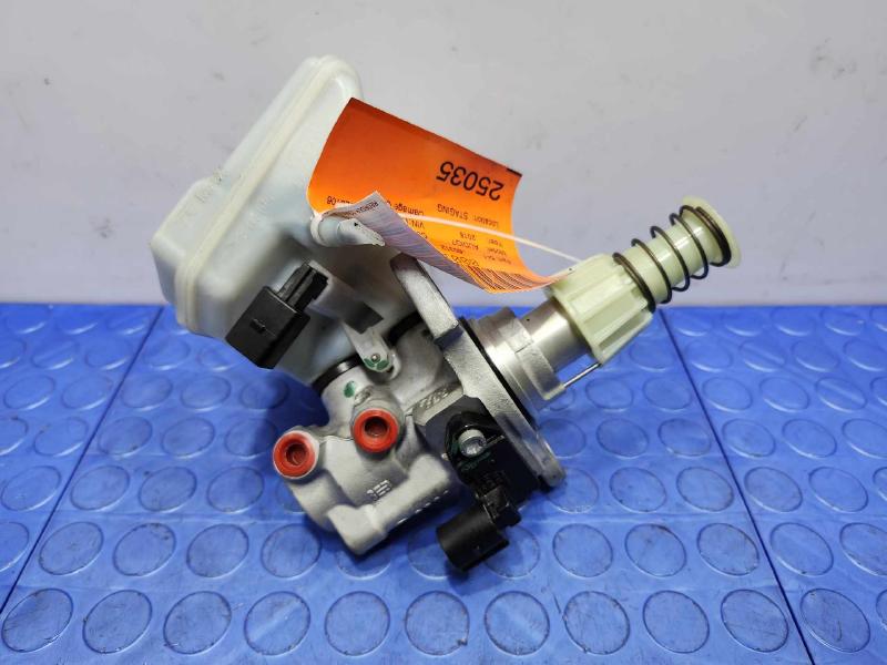 2017-2019 Audi Q7 Brake Master Cylinder Assembly Genuine OEM 4M0611021A