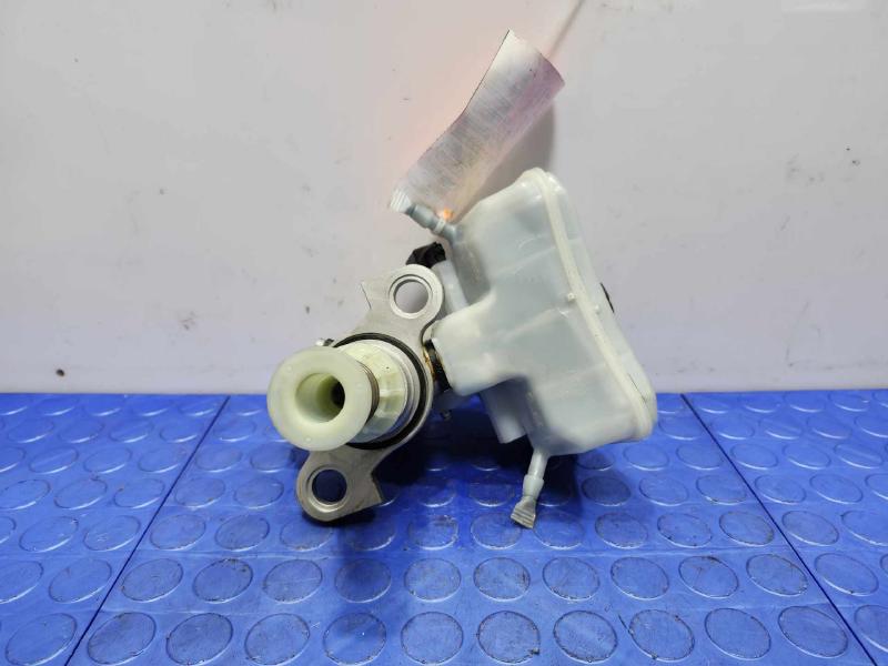 2017-2019 Audi Q7 Brake Master Cylinder Assembly Genuine OEM 4M0611021A