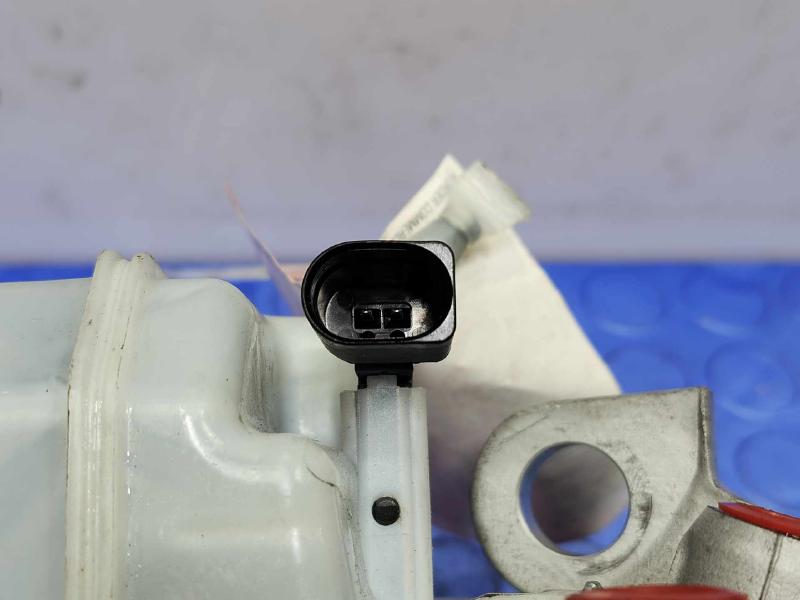 2017-2019 Audi Q7 Brake Master Cylinder Assembly Genuine OEM 4M0611021A