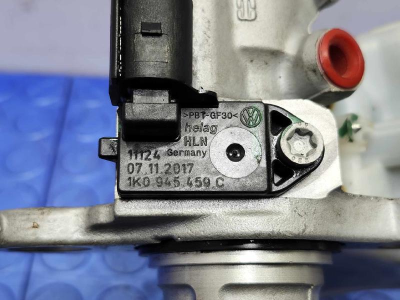 2017-2019 Audi Q7 Brake Master Cylinder Assembly Genuine OEM 4M0611021A