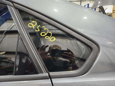 2018 Volkswagen Passat Quarter Glass/Window