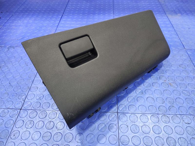 2017 Toyota Prius Glove Box
