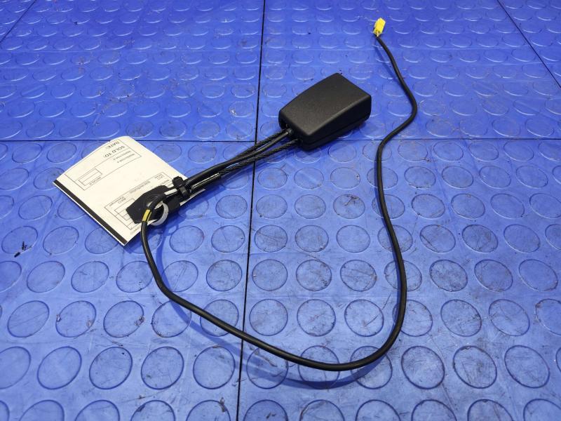 2012 Mercedes Sprinter Front Seat Belt
