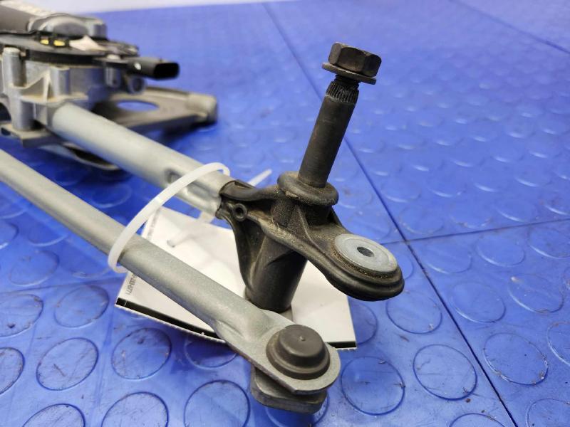 2014 BMW 228i Wiper Trans. Linkage