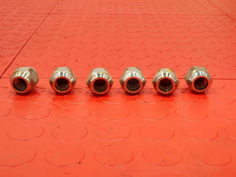 2006 Nissan Pathfinder Lug Nuts