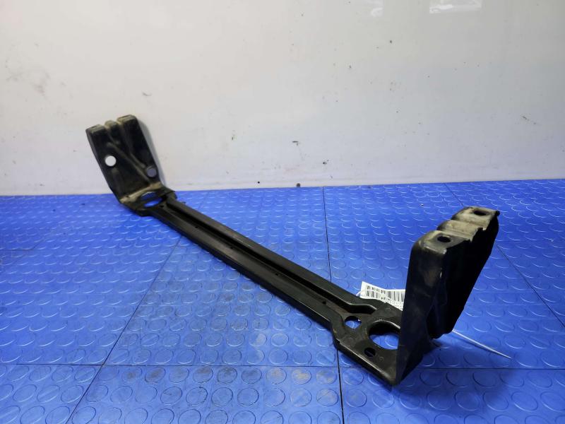 2014 Chrysler 300 Radiator Support