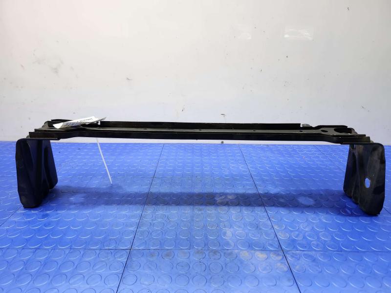 2014 Chrysler 300 Radiator Support