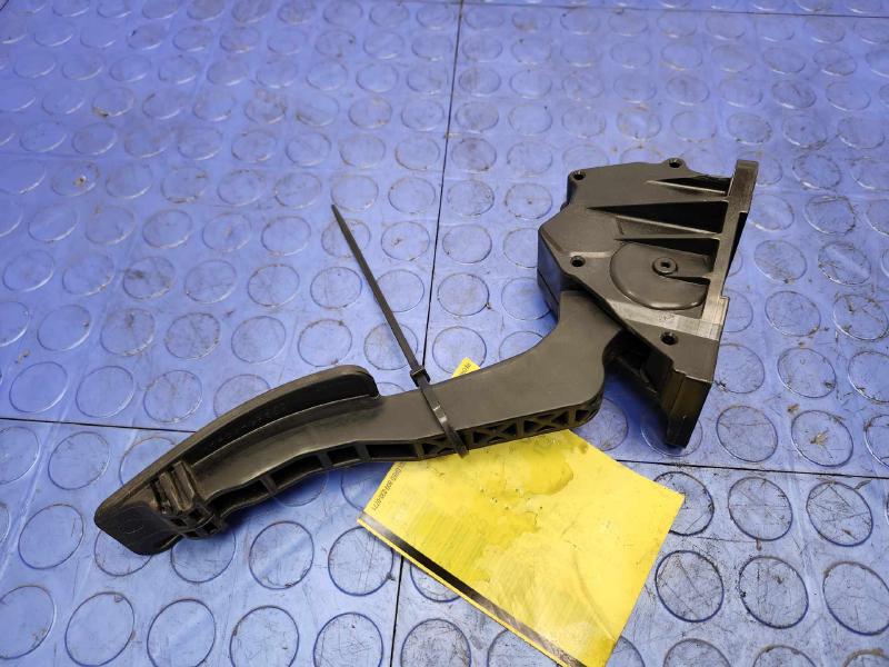 2015-2019 Subaru Legacy Outback Accelerator Pedal Genuine OEM Part 36010AL040