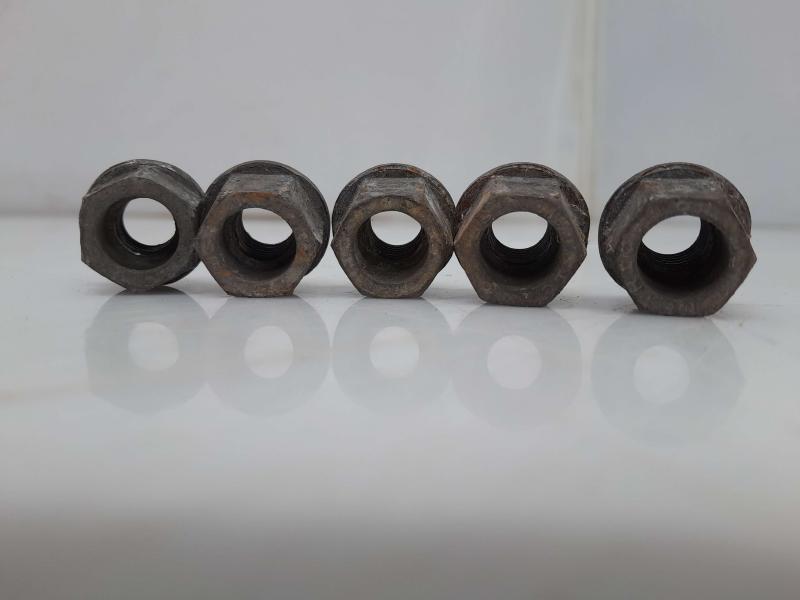2007 Cadillac DTS Lug Nuts
