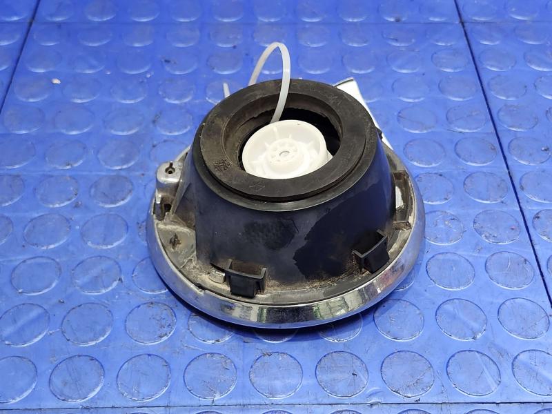 2010 Dodge Challenger Fuel Tank Door