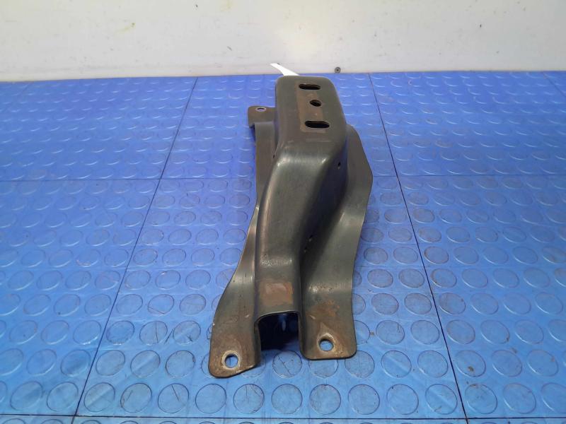 2001-2005 Ford Explorer Sport Trac 4x4 Automatic Transmission Crossmember OEM