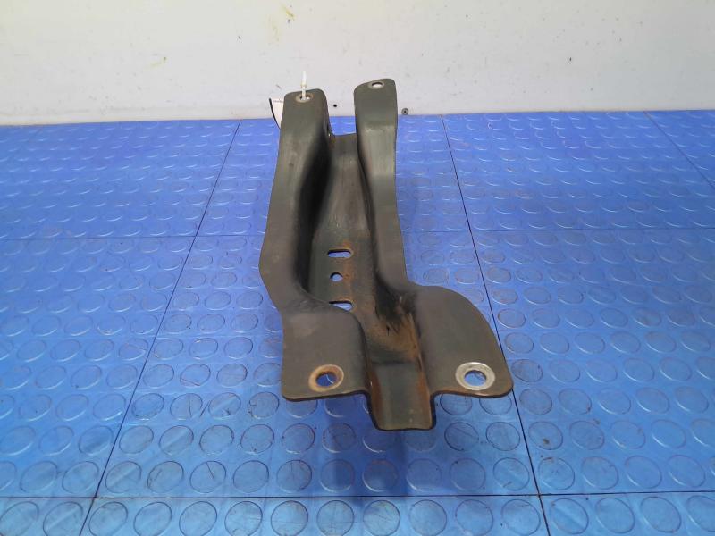 2001-2005 Ford Explorer Sport Trac 4x4 Automatic Transmission Crossmember OEM