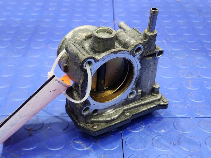 2013 Toyota Prius Throttle Body/Valve Assy