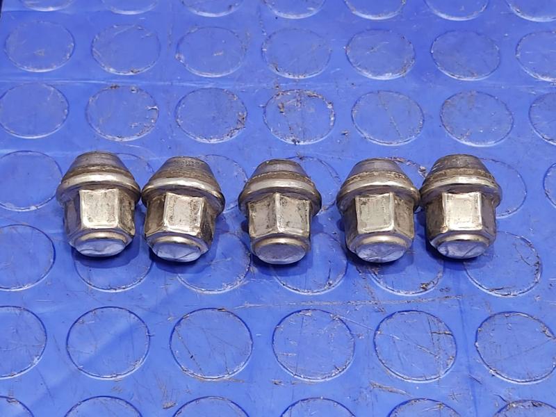 2015 Ford Fusion Lug Nuts