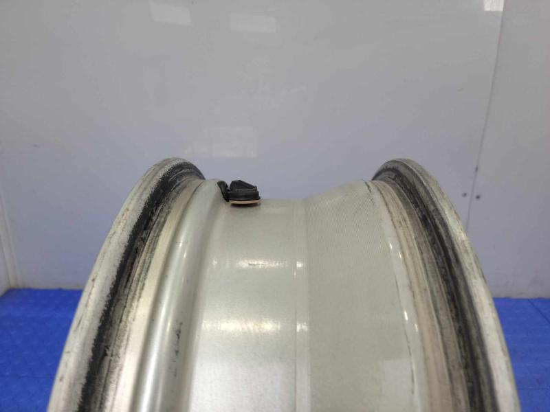 2016 Kia Sedona Wheel